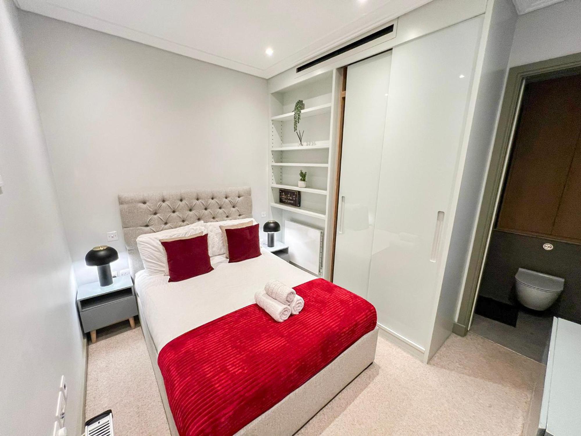 Posh 3 Bedroom Flat With Terrace And Indoor Fireplace In Mayfair, Near Hyde Park ลอนดอน ภายนอก รูปภาพ