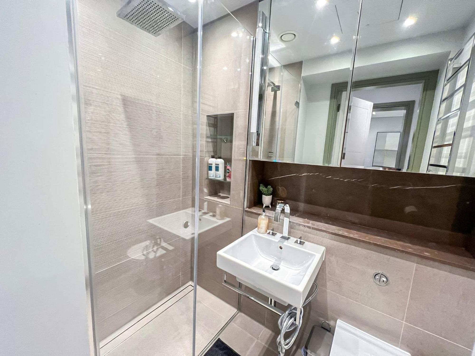 Posh 3 Bedroom Flat With Terrace And Indoor Fireplace In Mayfair, Near Hyde Park ลอนดอน ภายนอก รูปภาพ