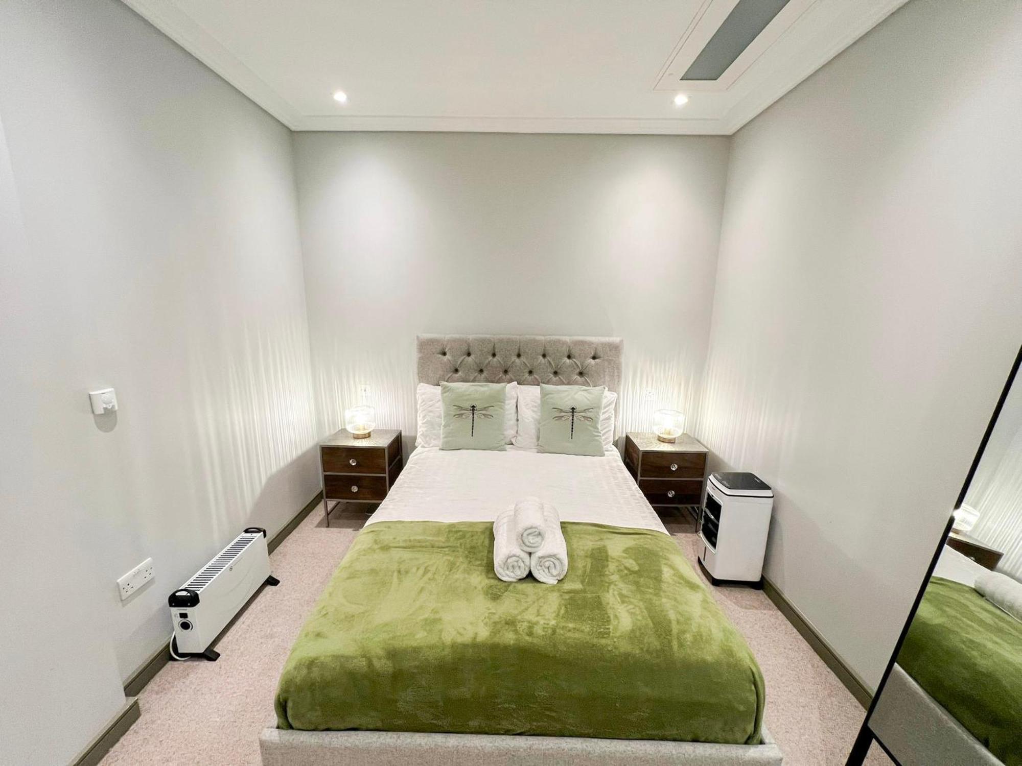Posh 3 Bedroom Flat With Terrace And Indoor Fireplace In Mayfair, Near Hyde Park ลอนดอน ภายนอก รูปภาพ