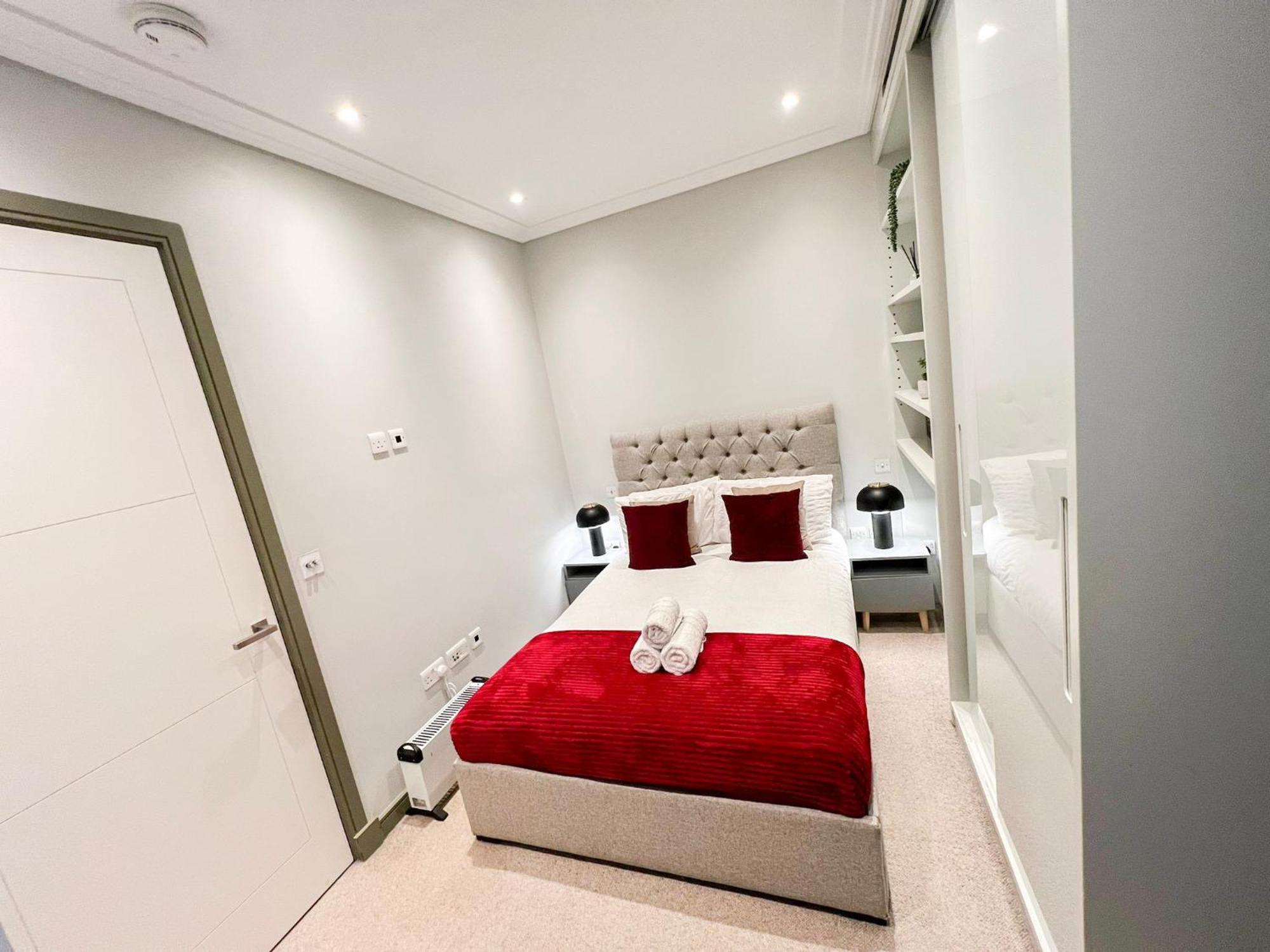 Posh 3 Bedroom Flat With Terrace And Indoor Fireplace In Mayfair, Near Hyde Park ลอนดอน ภายนอก รูปภาพ